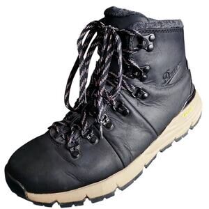 Danner Women's Mountain 600 4.5" Jet Black Taupe 200G Leather Hiking Boot Sz 8